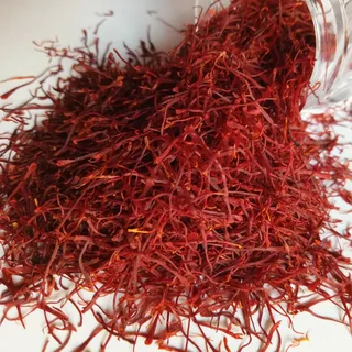 تصویر 1 از زعفران وحشی کوهی ممتاز با رشته‌ های سالم و رنگ‌ دهی قوی